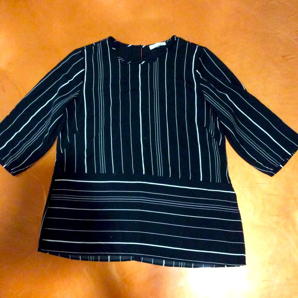 💜BOGO SALE💜 Calvin Klein top - Picture 1 of 3